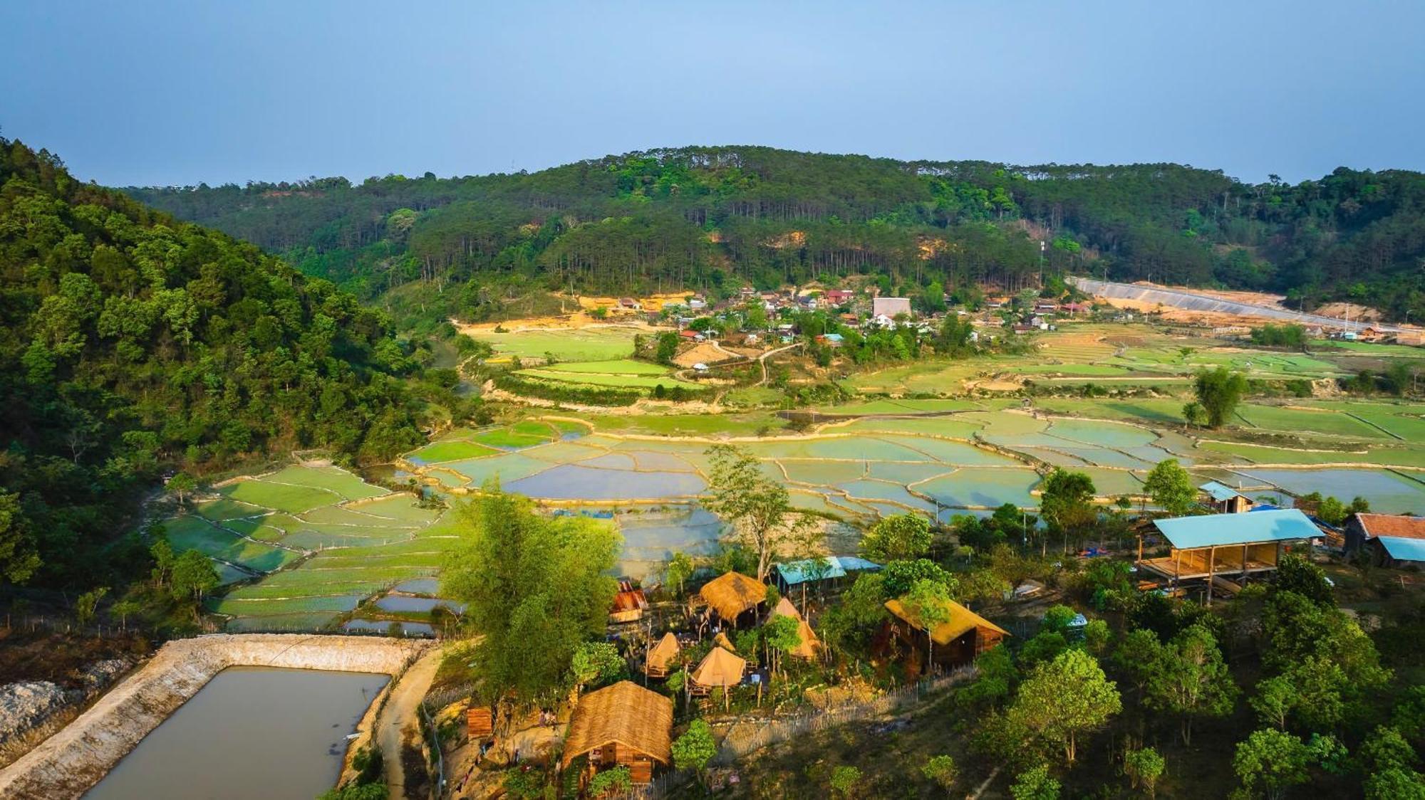 Nha Trong Ban - Homestay Mang Den Kon Von Kla Екстер'єр фото