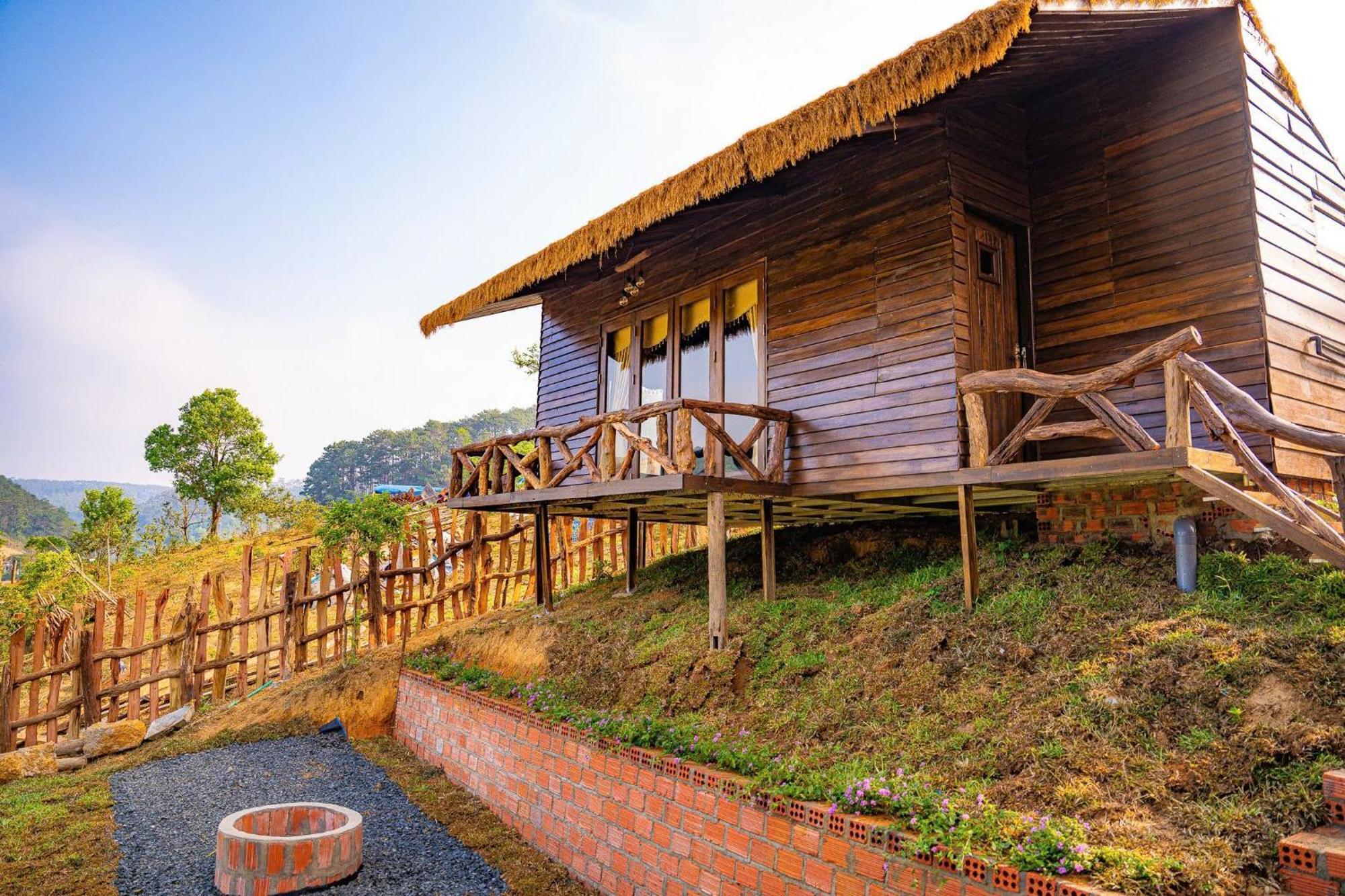 Nha Trong Ban - Homestay Mang Den Kon Von Kla Екстер'єр фото