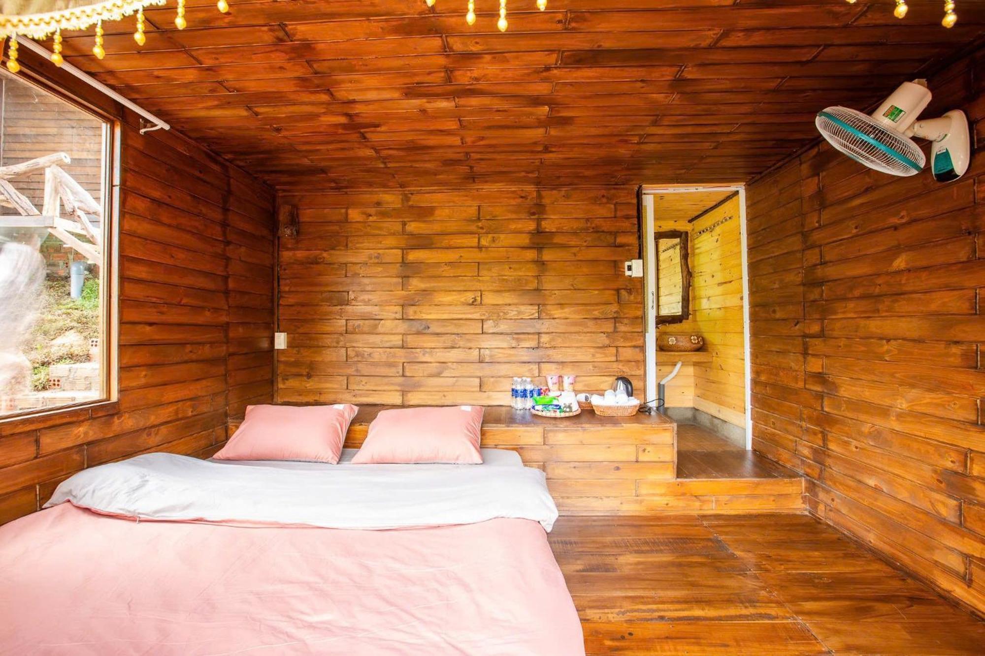 Nha Trong Ban - Homestay Mang Den Kon Von Kla Екстер'єр фото